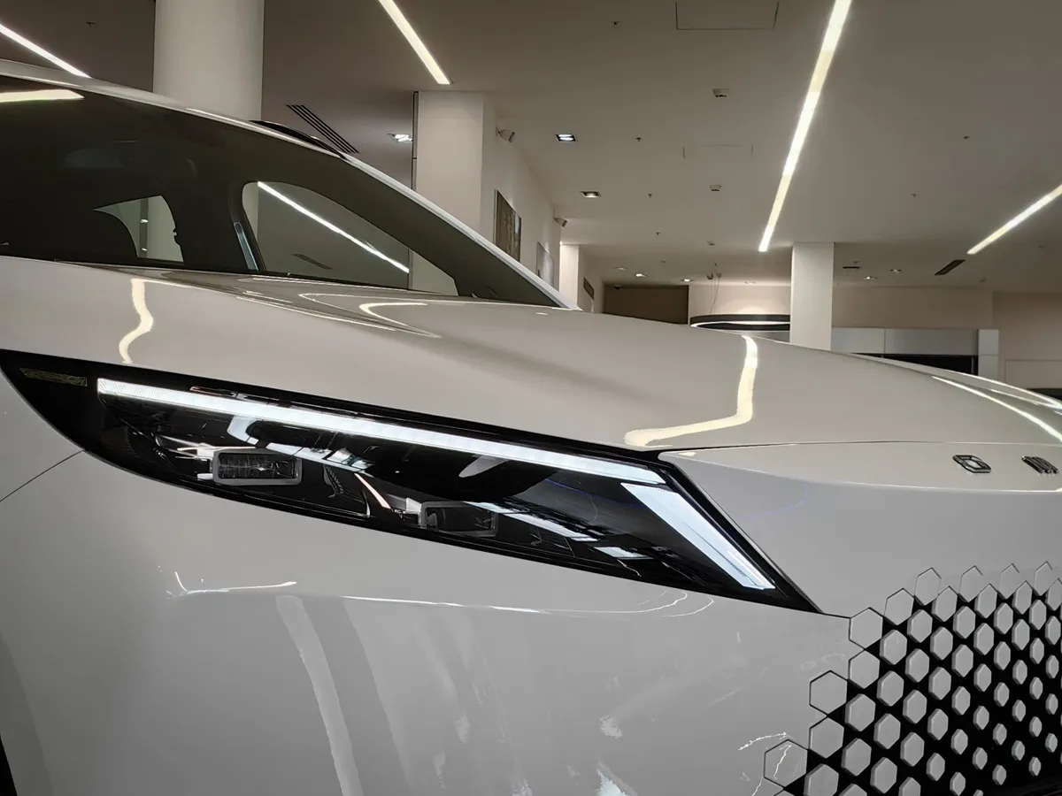 OMODA C7 1.6 DCT (150 л.с.) Драйв Белый в АВИЛОН. Слайд №12