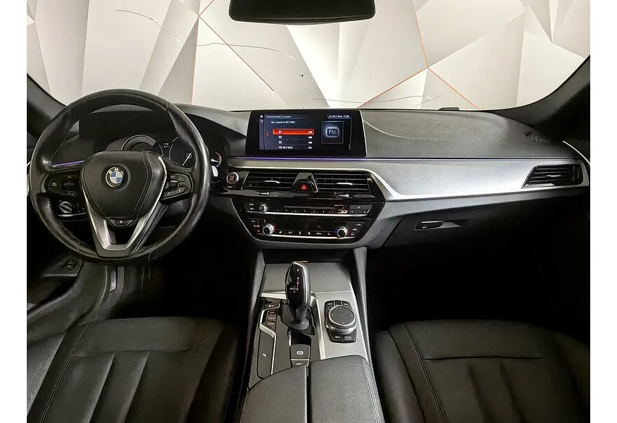 BMW 5 серия 530i xDrive Steptronic (249 л.с.) Белый в АВИЛОН. Слайд №11