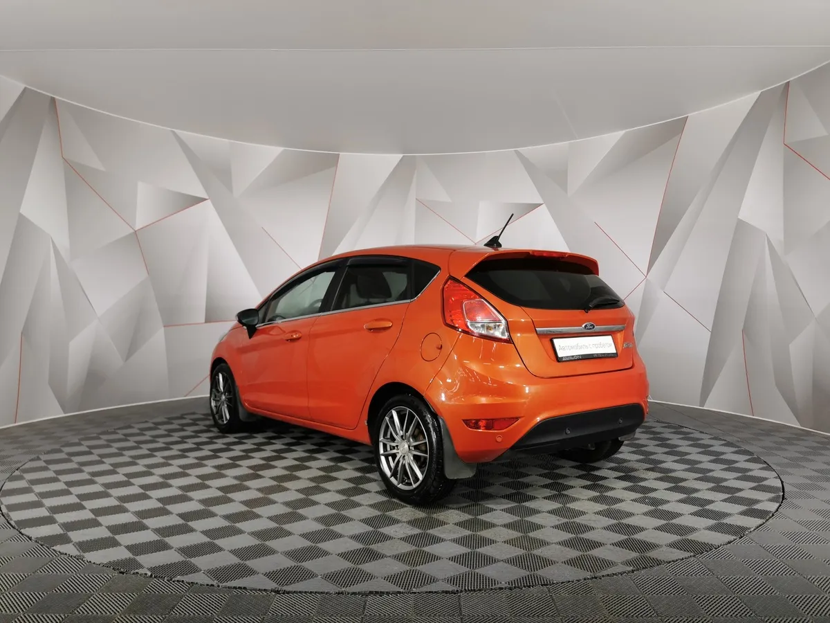 Ford Fiesta 1.4 MT (80 л.с.) Ghia Оранжевый в АВИЛОН. Слайд №4