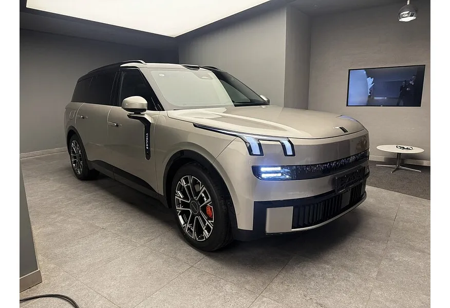 Lynk & Co 900 2.0 AT 4WD (884 л.с.) Ultra Белый в АВИЛОН. Слайд №2