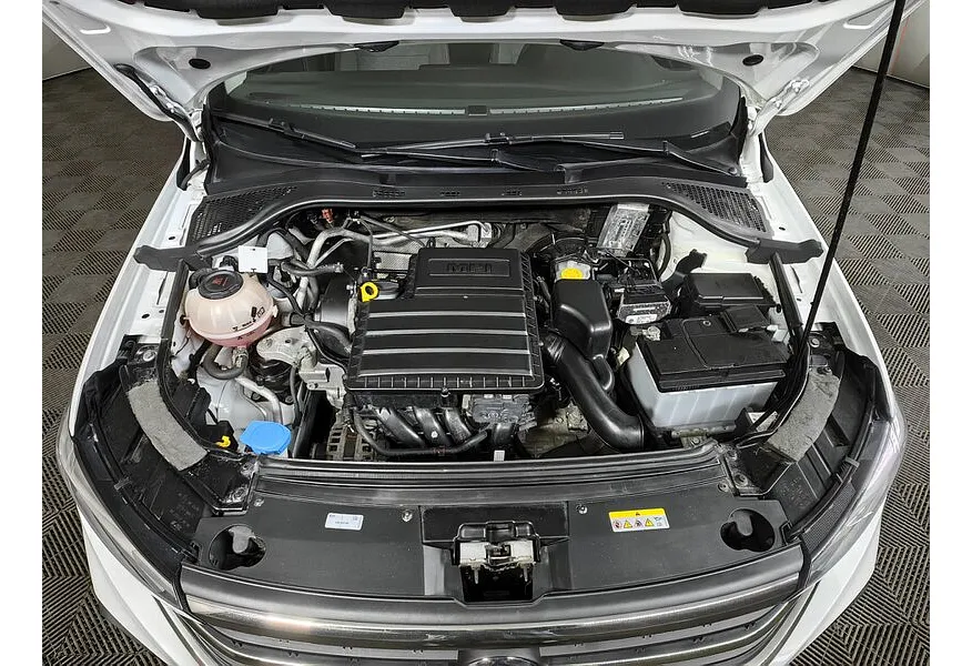 Volkswagen Polo 1.6 MPI AT (110 л.с.) Highline Белый в АВИЛОН. Слайд №11