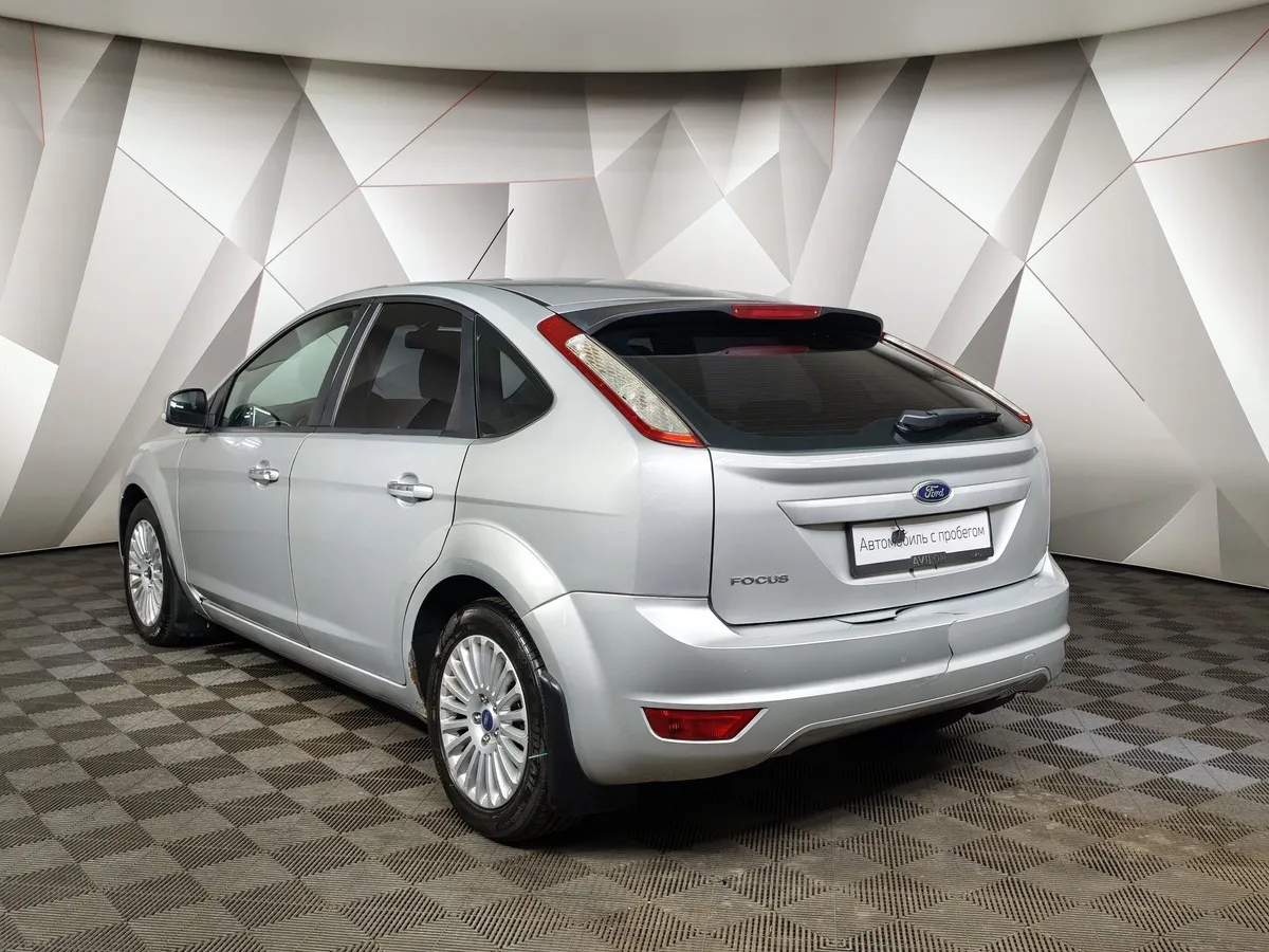 Ford Focus 1.6 AT (101 л.с.) Ghia Серебристый в АВИЛОН. Слайд №4