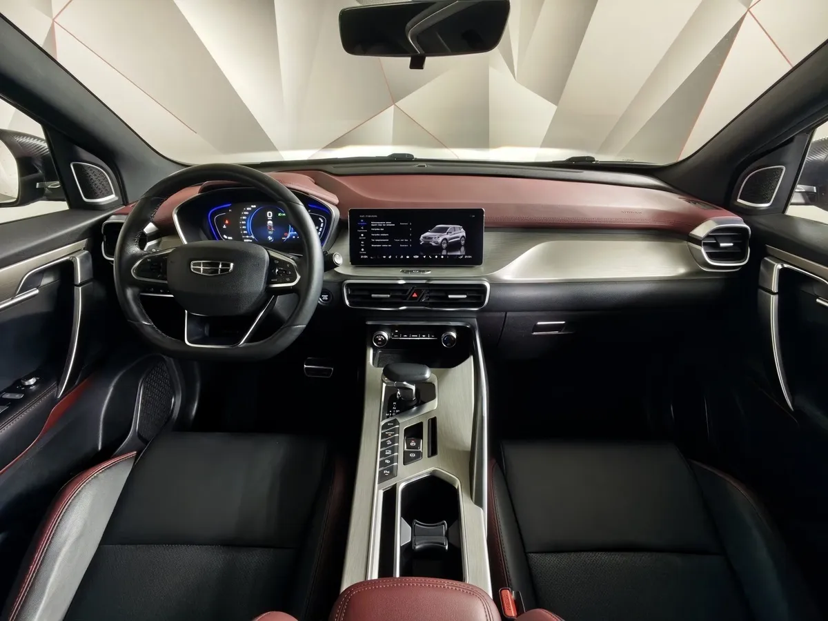 Geely Coolray 1.5T 7DCT 2WD (150 л.с.) Flagship Sport Серый в АВИЛОН. Слайд №13