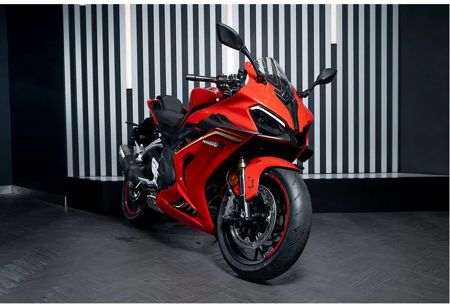 АВИЛОН - QJMOTOR SRK 800 RR 800 см³ (95 л.с.) 800 Красный - slide 0