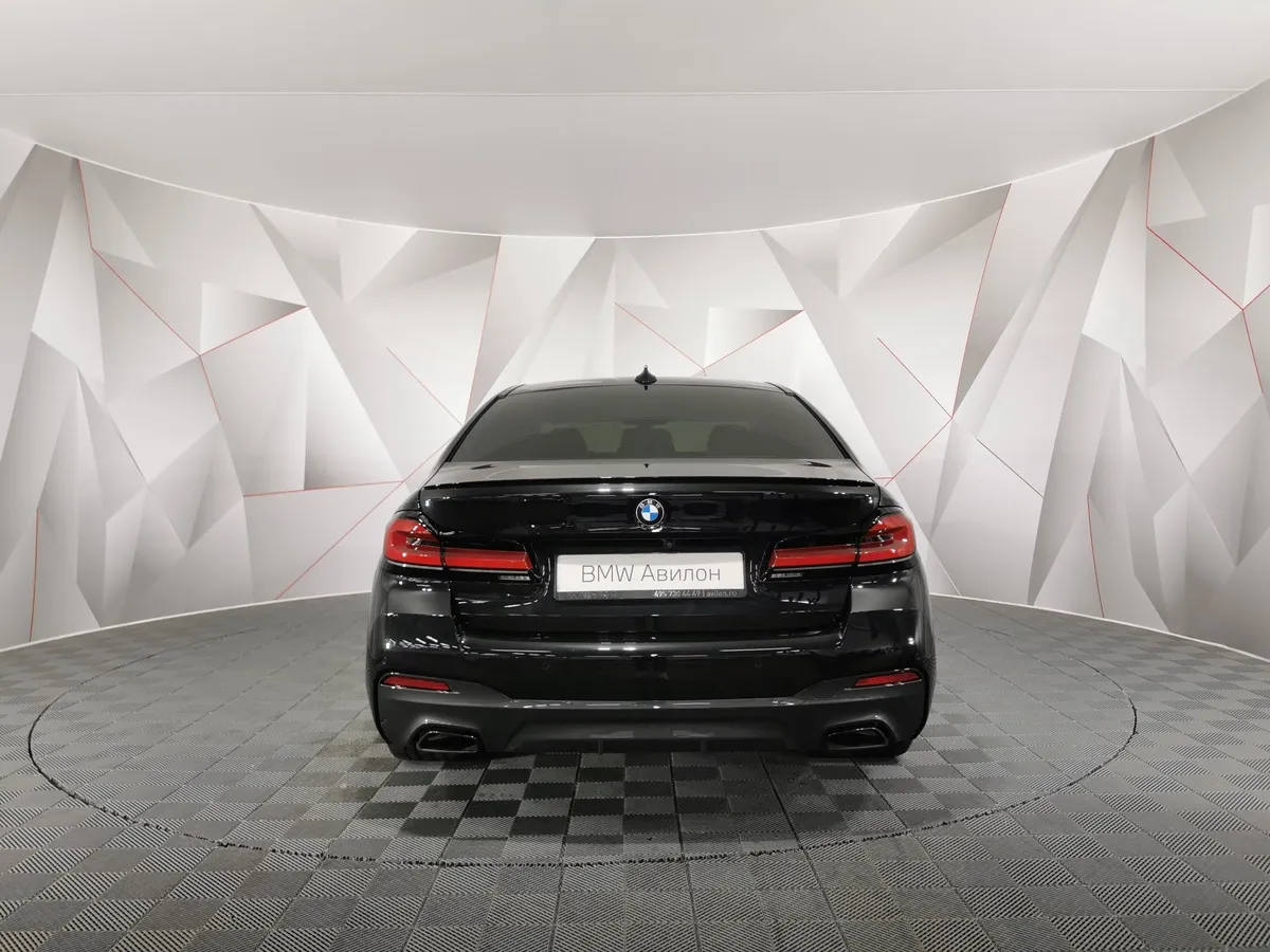 BMW 5 серия 520d xDrive Steptronic (190 л.с.) M Sport Черный в АВИЛОН. Слайд №4
