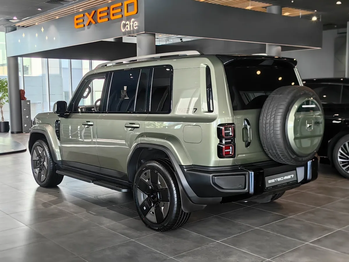 ESTEO V27 1.5h REEV AT 4WD (456 л.с.) Премиум Зеленый в АВИЛОН. Слайд №5