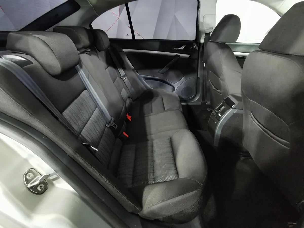 Skoda Octavia 1.8 TSI MT (152 л.с.) Ambition (CKD) Серебристый в АВИЛОН. Слайд №14