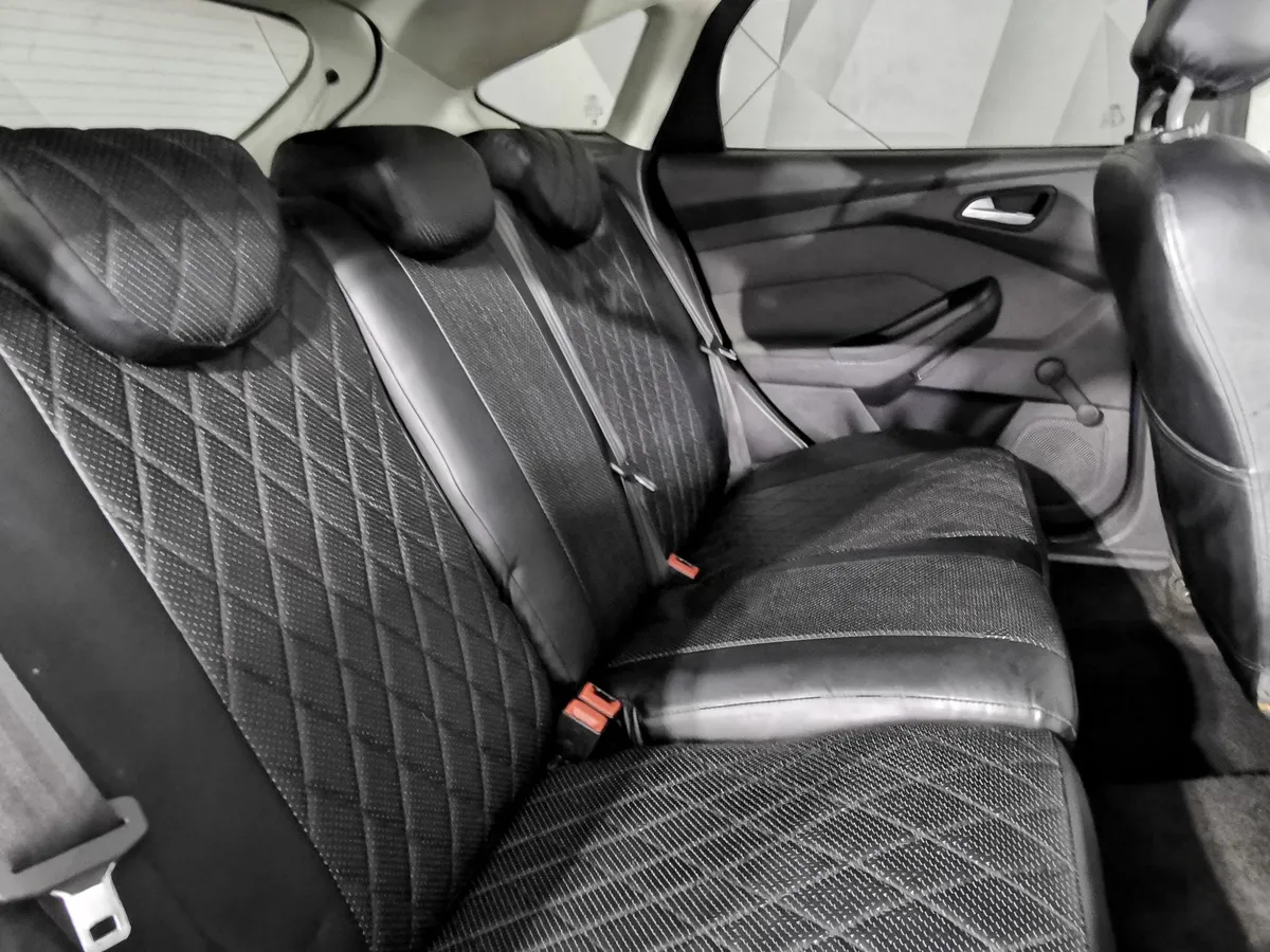 Ford Focus 1.6 Ti-VCT MT (125 л.с.) Titanium Синий в АВИЛОН. Слайд №16