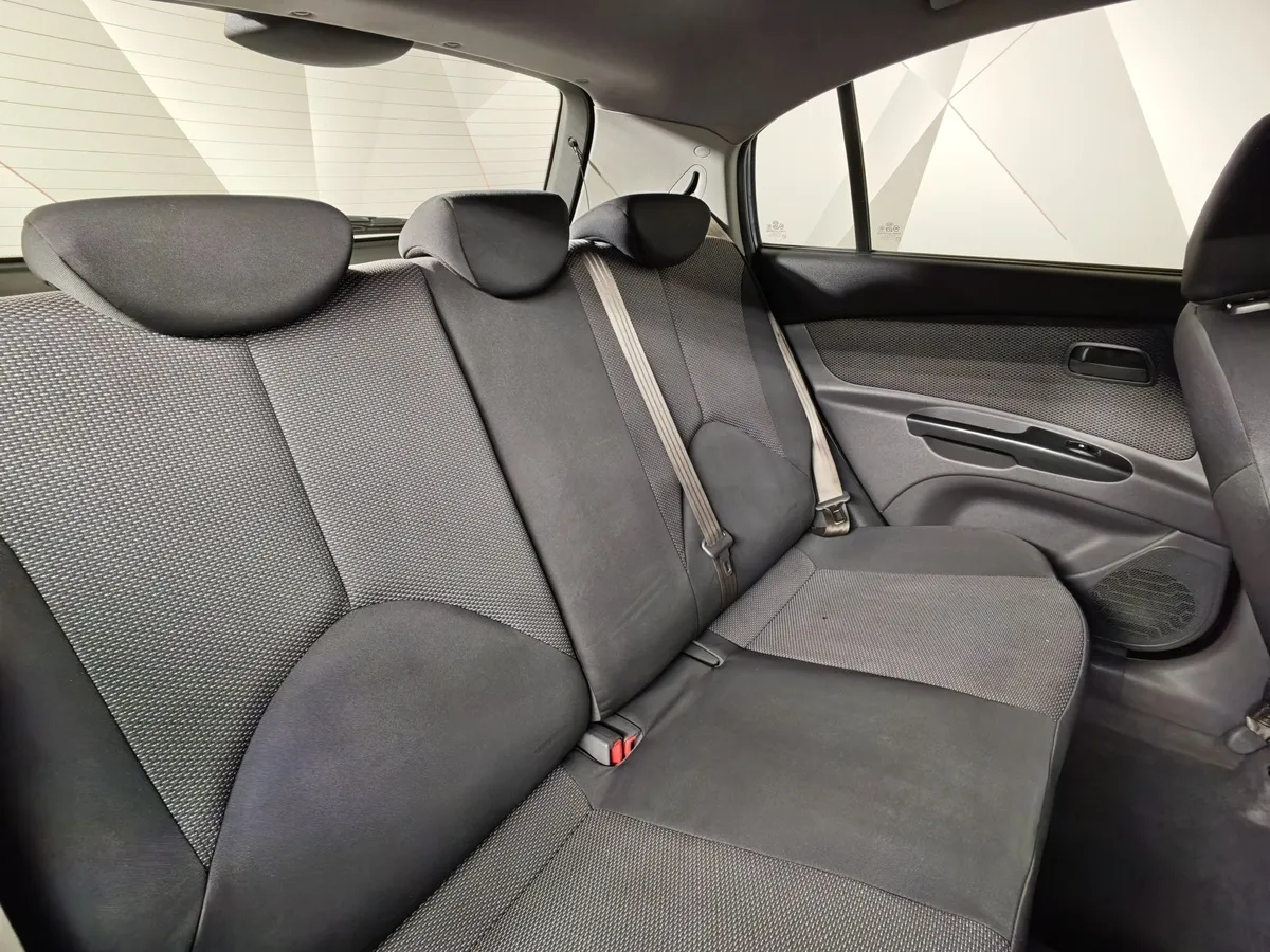Kia Rio 1.4 MT (97 л.с.) Синий в АВИЛОН. Слайд №16