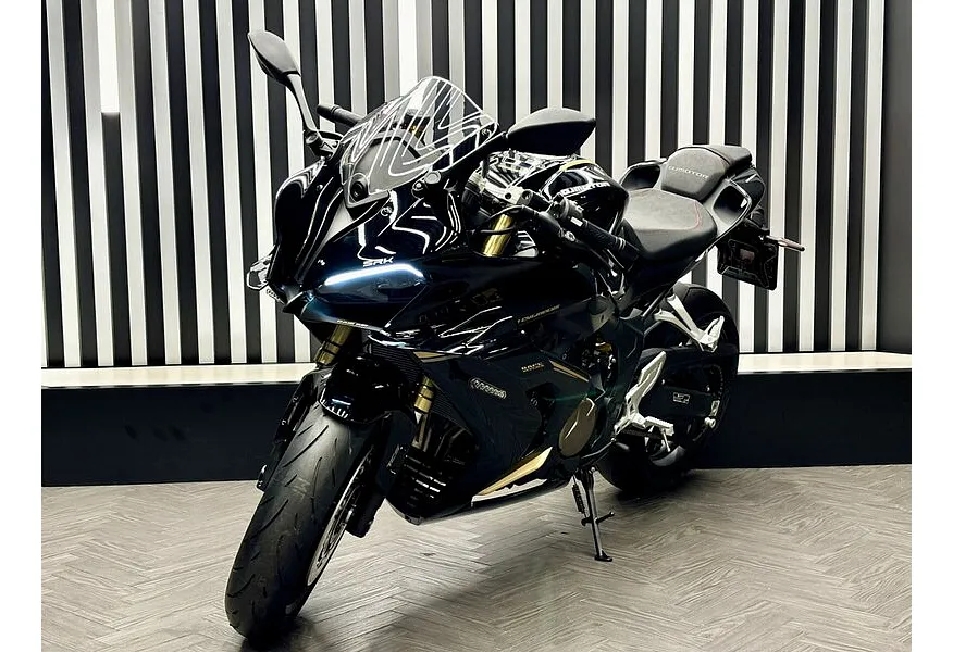 АВИЛОН - QJMOTOR SRK 800 RR 800 см³ (95 л.с.) 800 Черный - slide 0