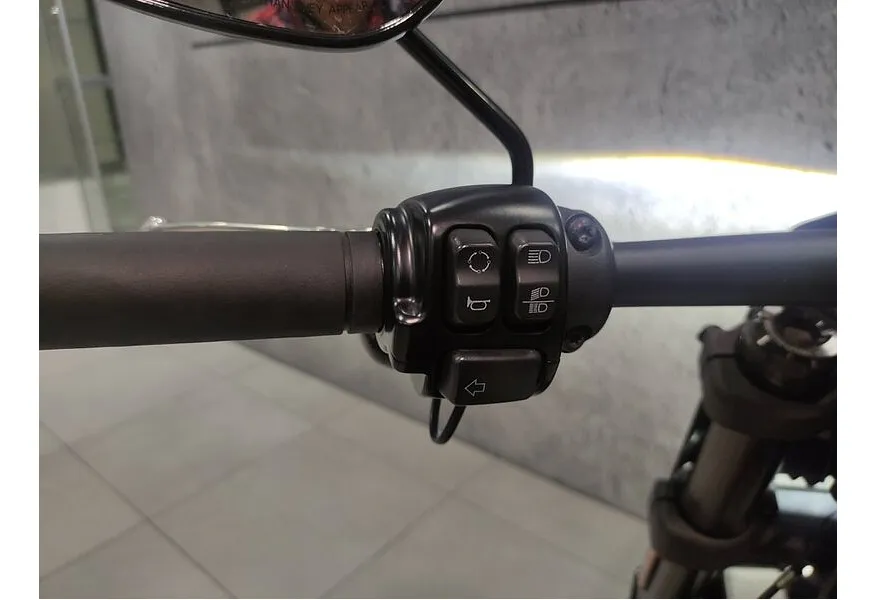 LIVE. Слайд №9