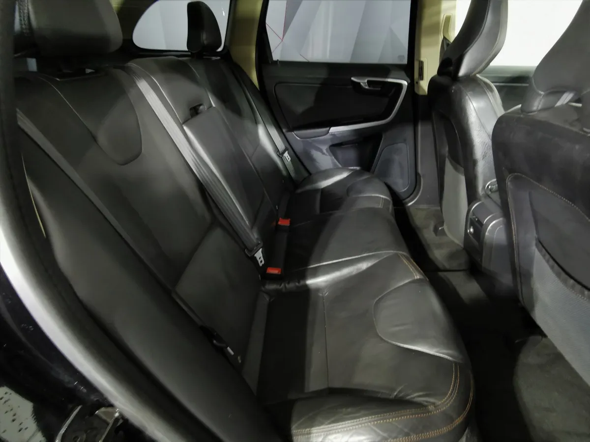 Volvo XC60 2.0 T AT (203 л.с.) Черный в АВИЛОН. Слайд №15