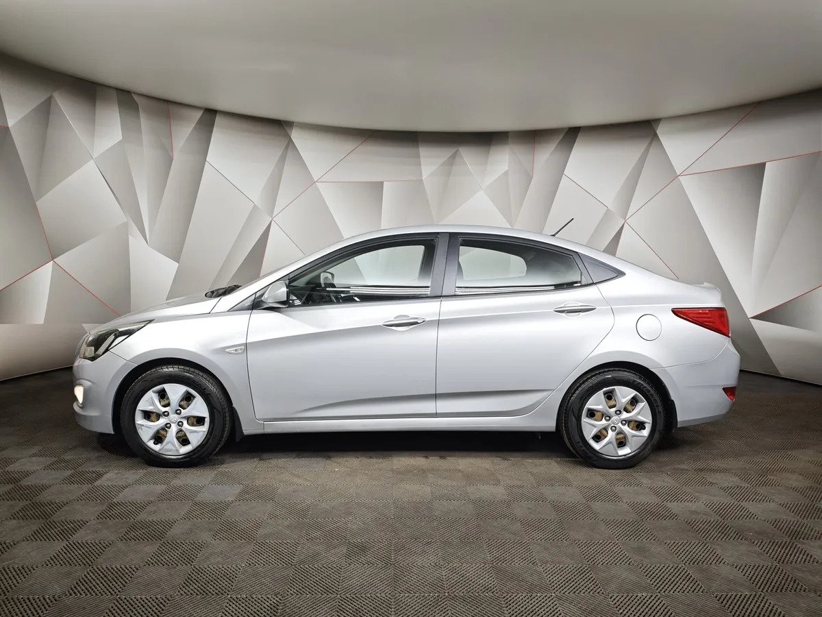 Hyundai Solaris 1.4 MT (100 л.с.) Comfort Серебристый в АВИЛОН. Слайд №5