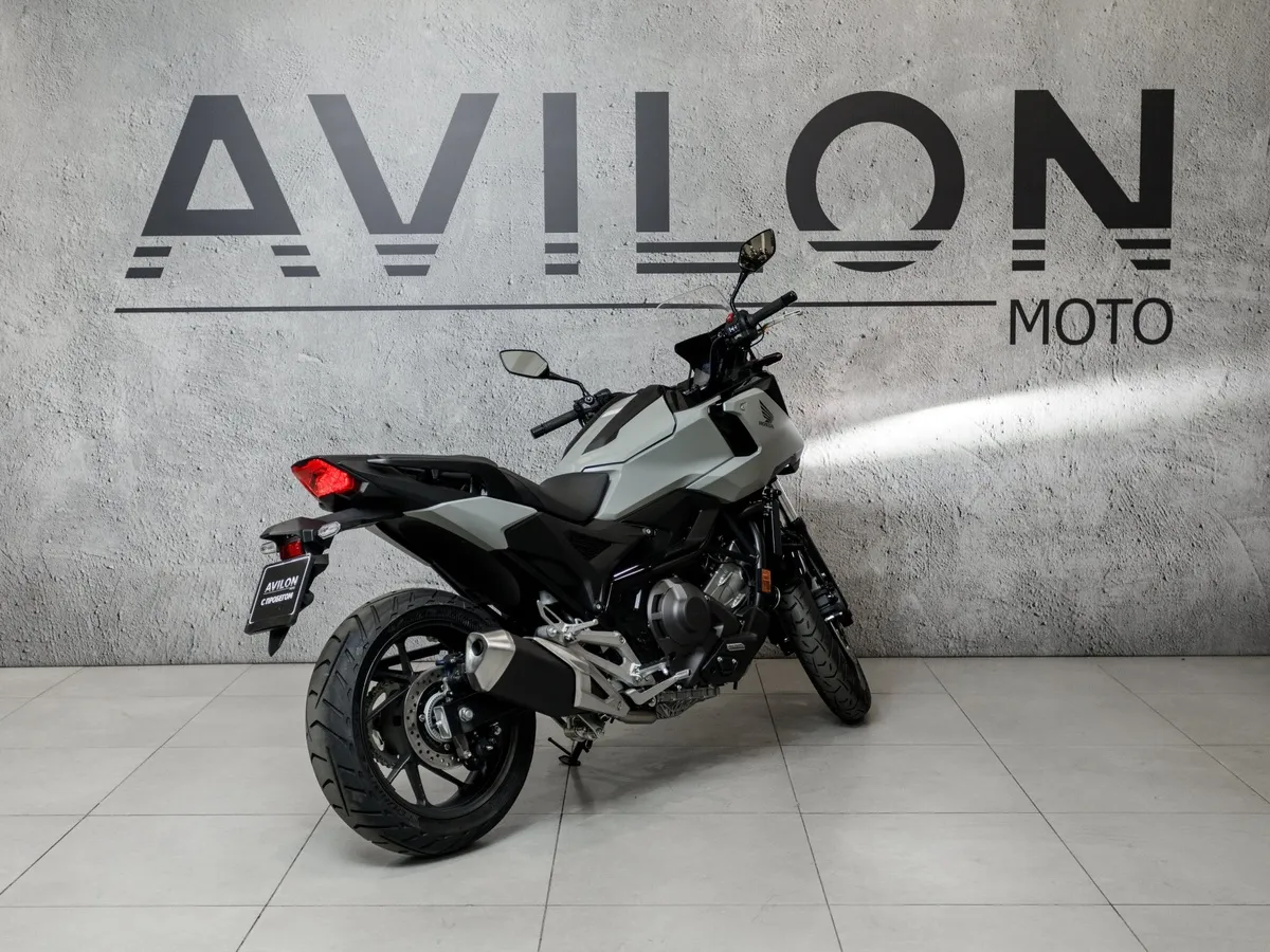 Honda NC750 X 750 см³ (59 л.с.) (59) 750 Серый в АВИЛОН. Слайд №8