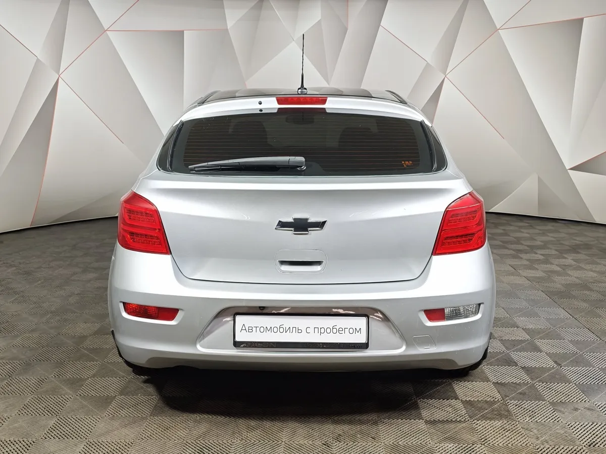 Chevrolet Cruze 1.6 MT (109 л.с.) Серебристый в АВИЛОН. Слайд №8