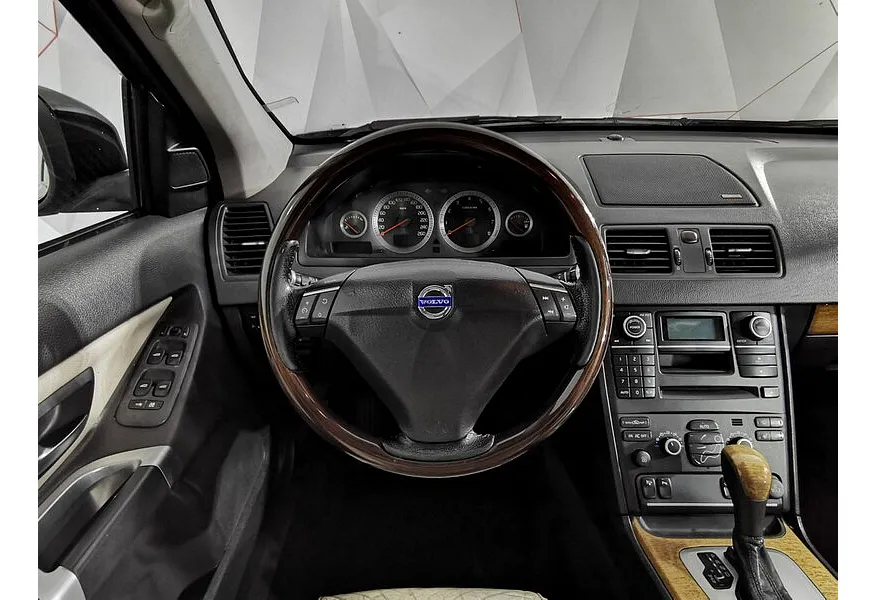 Volvo XC90 2.5 T5 Geartronic AWD (5 мест) (210 л.с.) Черный в АВИЛОН. Слайд №20