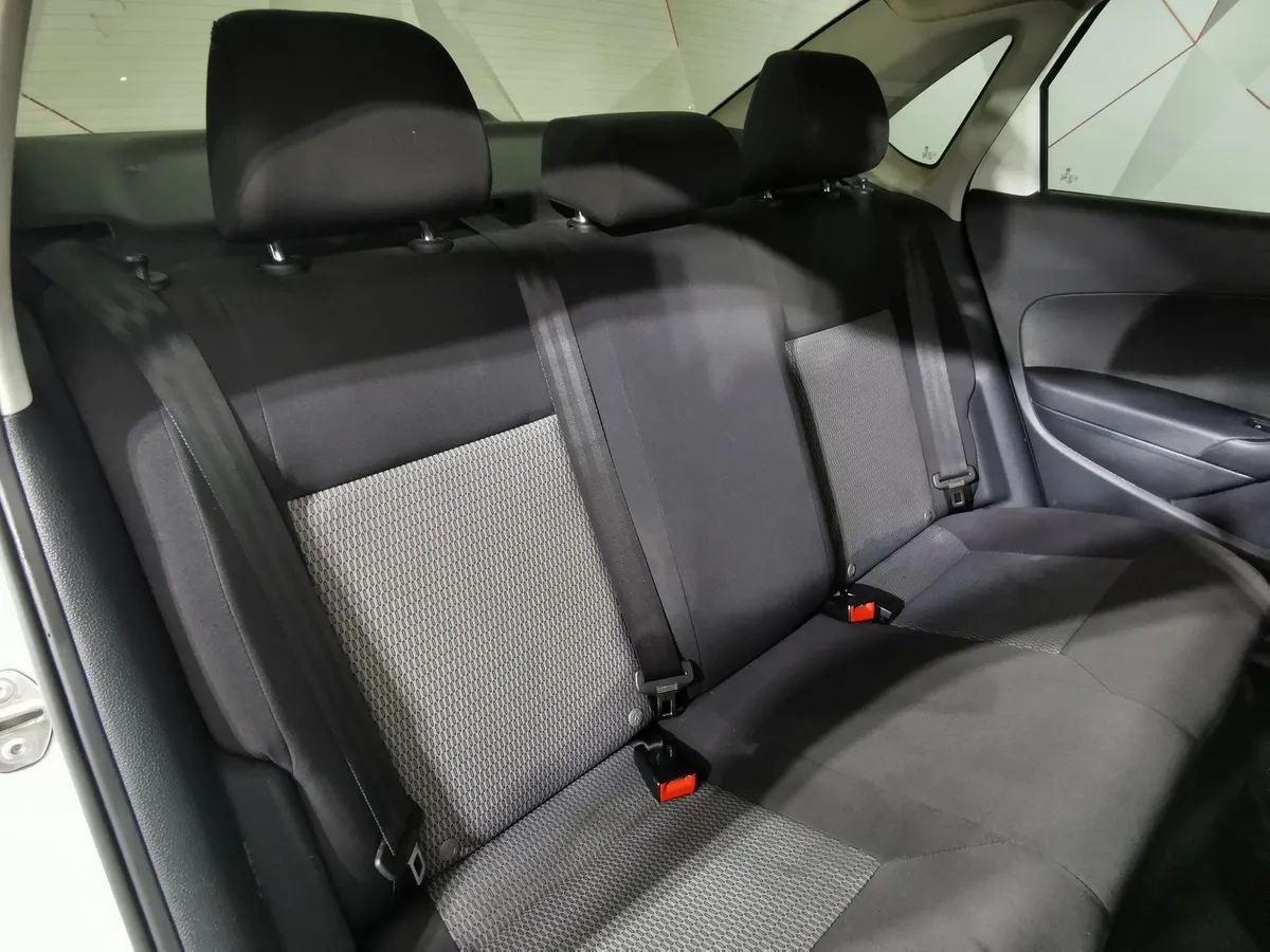 Volkswagen Polo 1.6 Tiptronic (105 л.с.) Comfortline Белый в АВИЛОН. Слайд №15