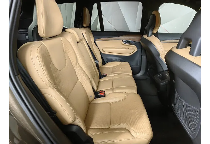 Volvo XC90 2.0 D5 Drive-E AT AWD (235 л.с.) Inscription Коричневый в АВИЛОН. Слайд №16