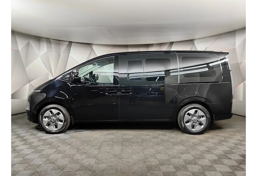 Hyundai Staria 1.6h 6AT 2WD (245 л.с.) Family Черный в АВИЛОН. Слайд №5