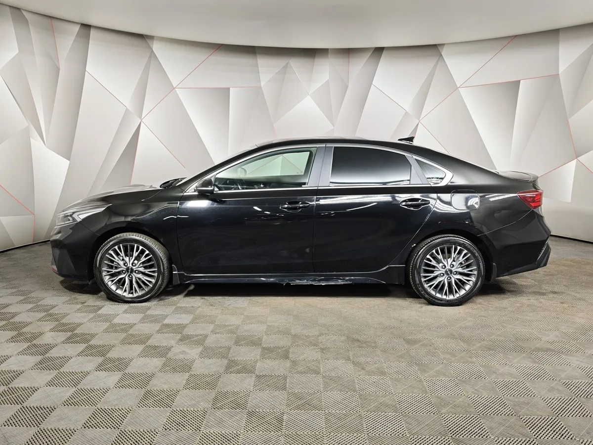 Kia Cerato 2.0 MPI AT (150 л.с.) GT Line Черный в АВИЛОН. Слайд №5