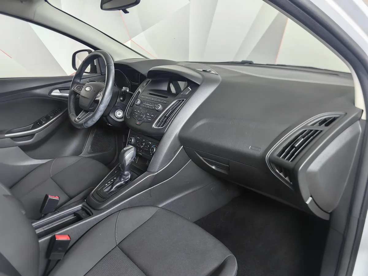 Ford Focus 1.6 Ti-VCT PowerShift (105 л.с.) Trend Белый в АВИЛОН. Слайд №12