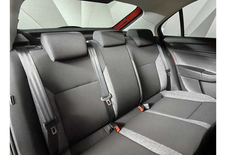 Skoda Rapid 1.6 MT (90 л.с.) Красный в АВИЛОН. Слайд №12