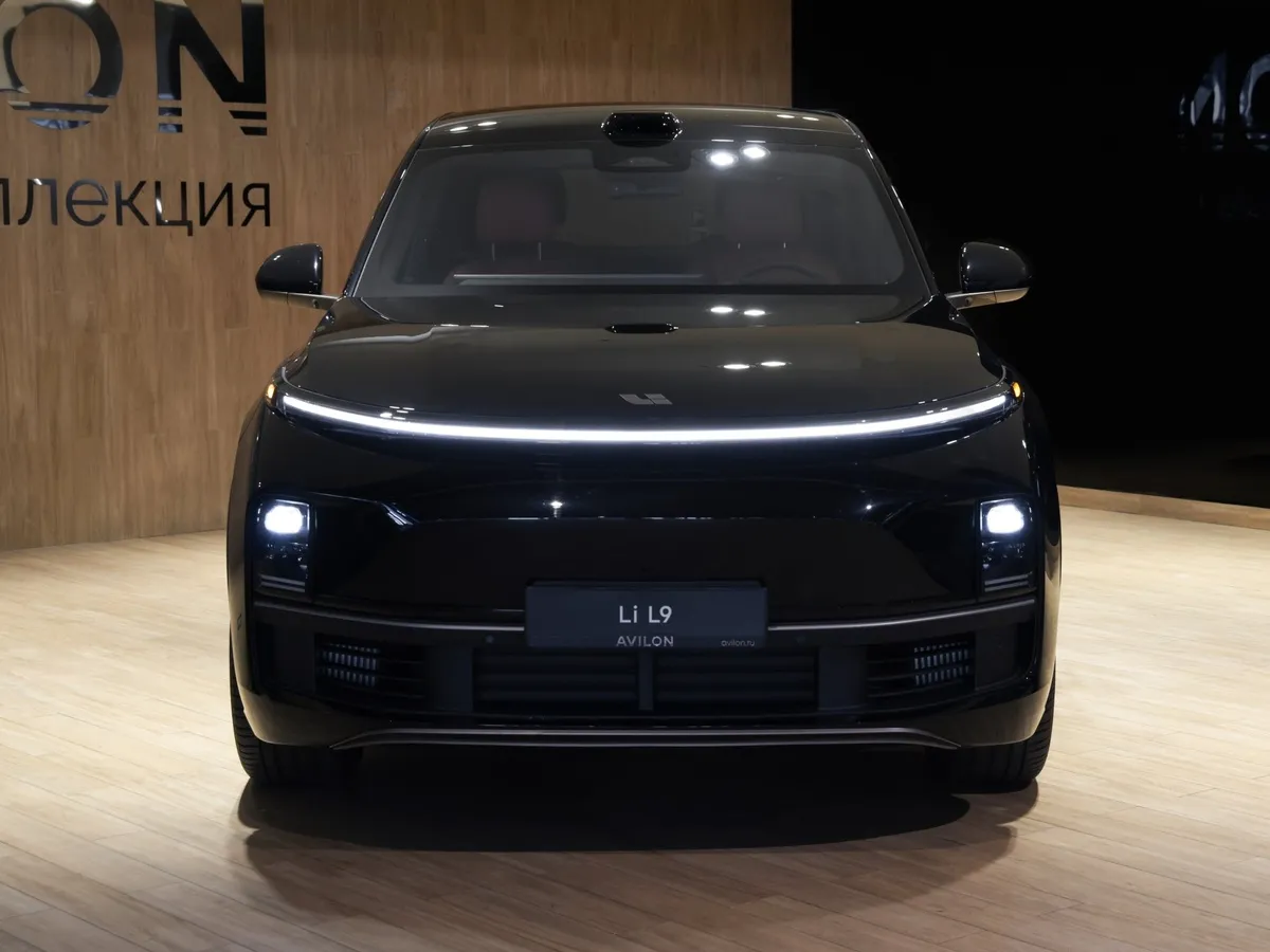 Li Auto L9 1.5 AT 4WD (449 л.с.) Ultra Черный в АВИЛОН. Слайд №3