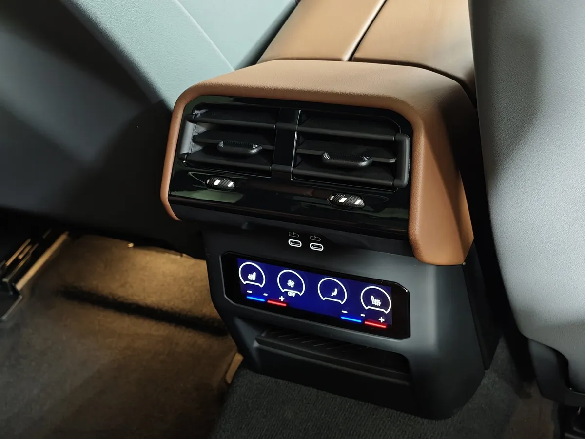 BMW 5 серия 530i xDrive AT (252 л.с.) Синий в АВИЛОН. Слайд №25