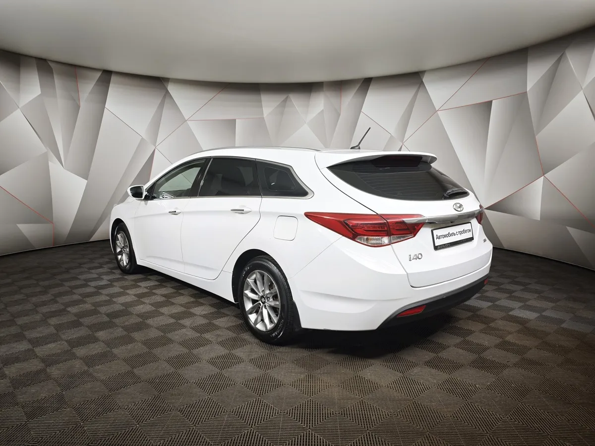 Hyundai i40 2.0 AT (150 л.с.) Premium Белый в АВИЛОН. Слайд №4