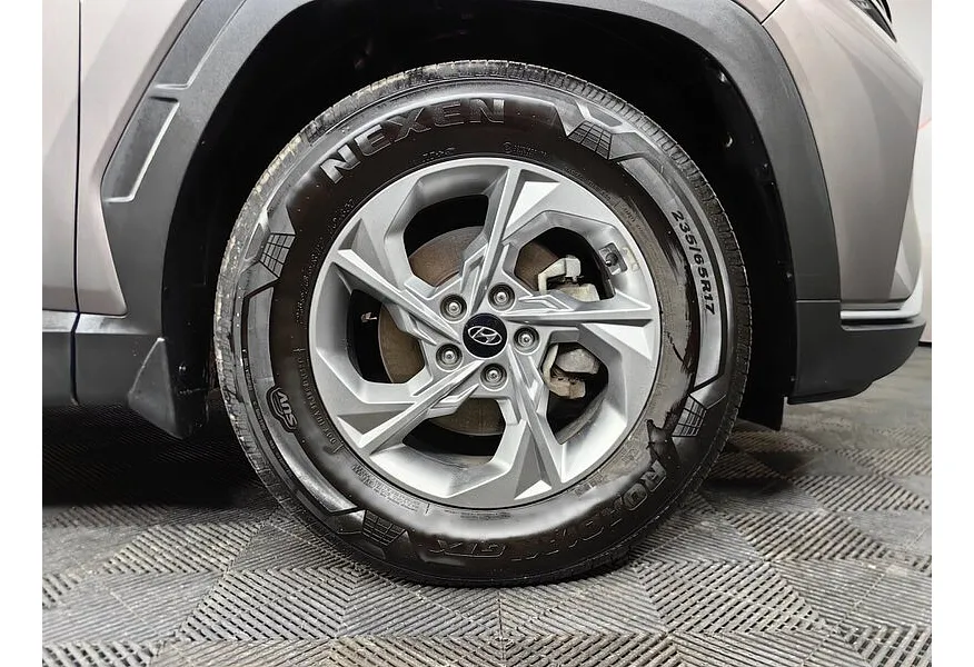 Hyundai Tucson D2.0 Smartstream 8AT 4WD (186 л.с.) Lifestyle + Smart Sense Серый в АВИЛОН. Слайд №9