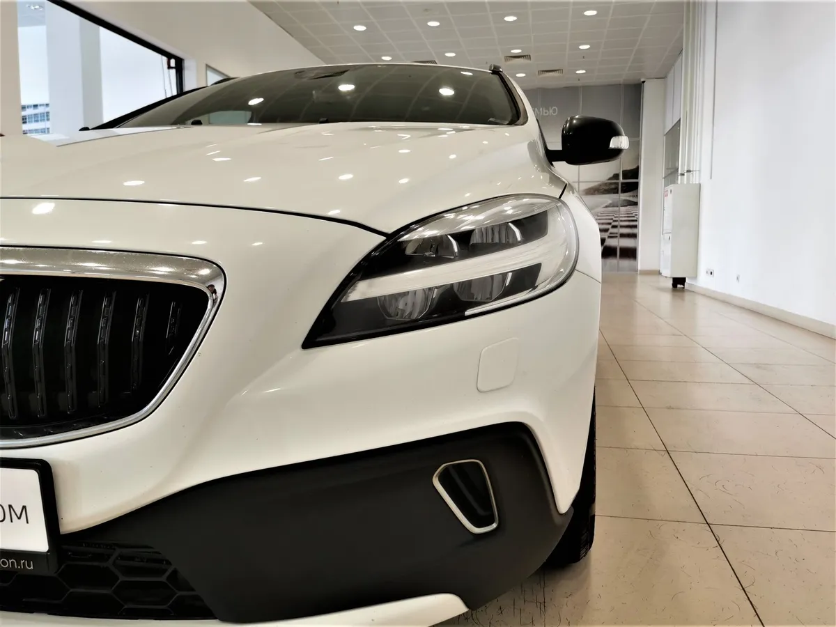 Volvo V40 1.5 T3 Drive-E Geartronic (152 л.с.) Белый в АВИЛОН. Слайд №10