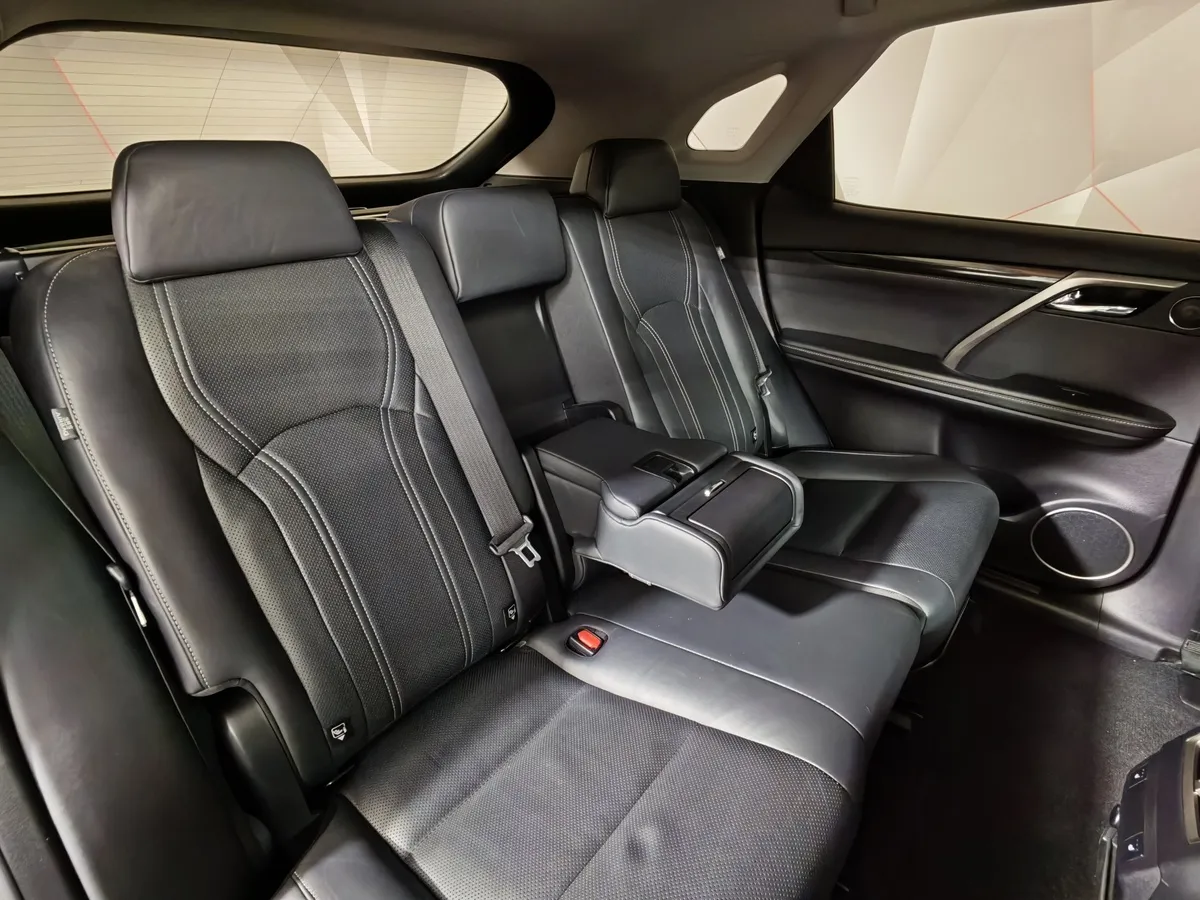 Lexus RX 200t AT AWD (238 л.с.) Executive Серый в АВИЛОН. Слайд №17