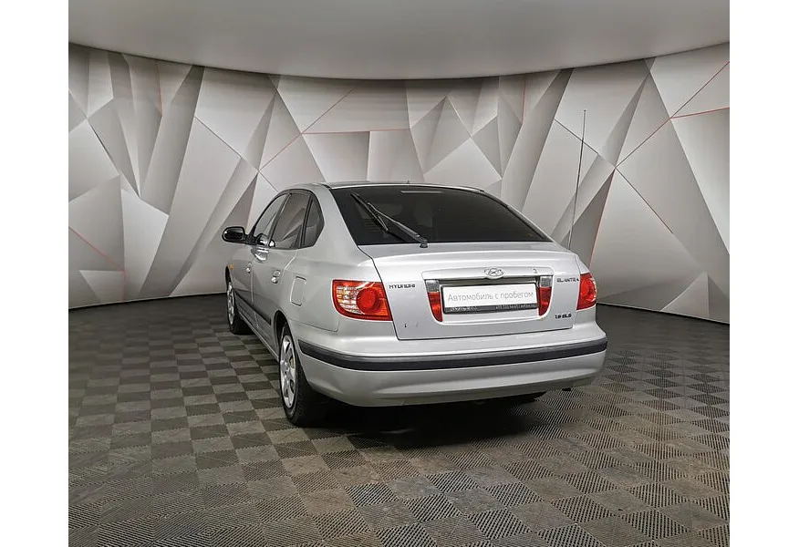 Hyundai Elantra 1.6 MT (105 л.с.) Серебристый в АВИЛОН. Слайд №4