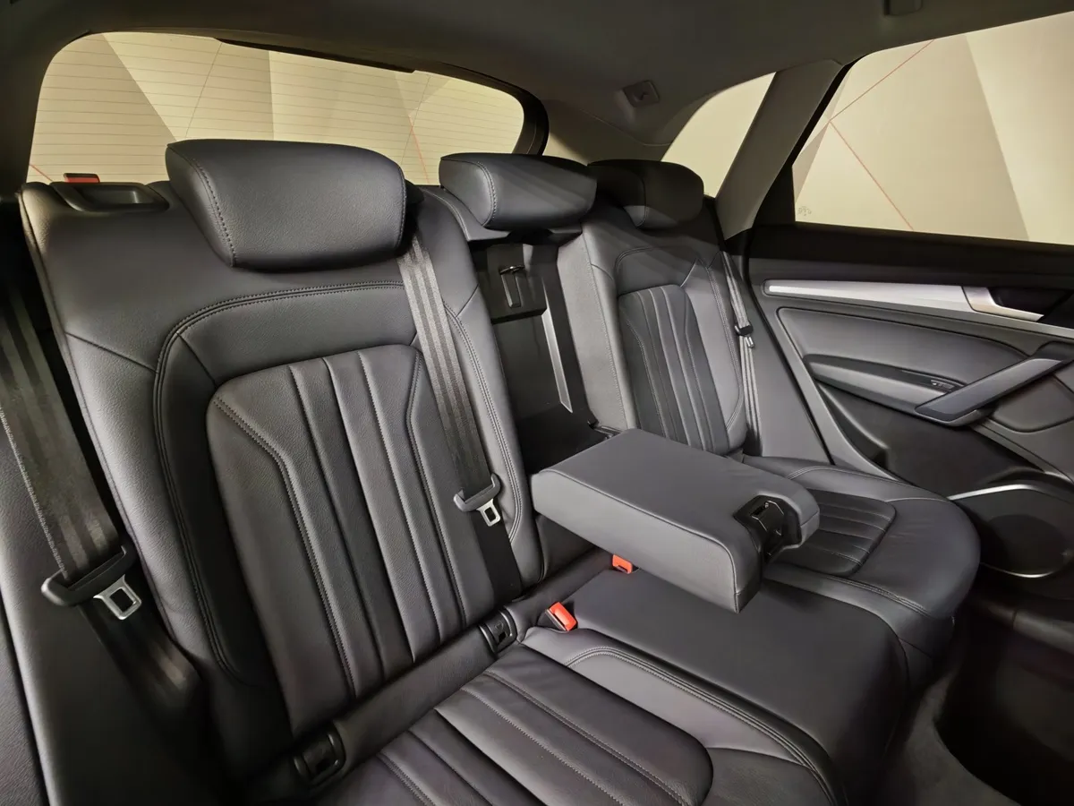 Audi Q5 2.0 TFSI S tronic quattro (249 л.с.) Sport Черный в АВИЛОН. Слайд №16