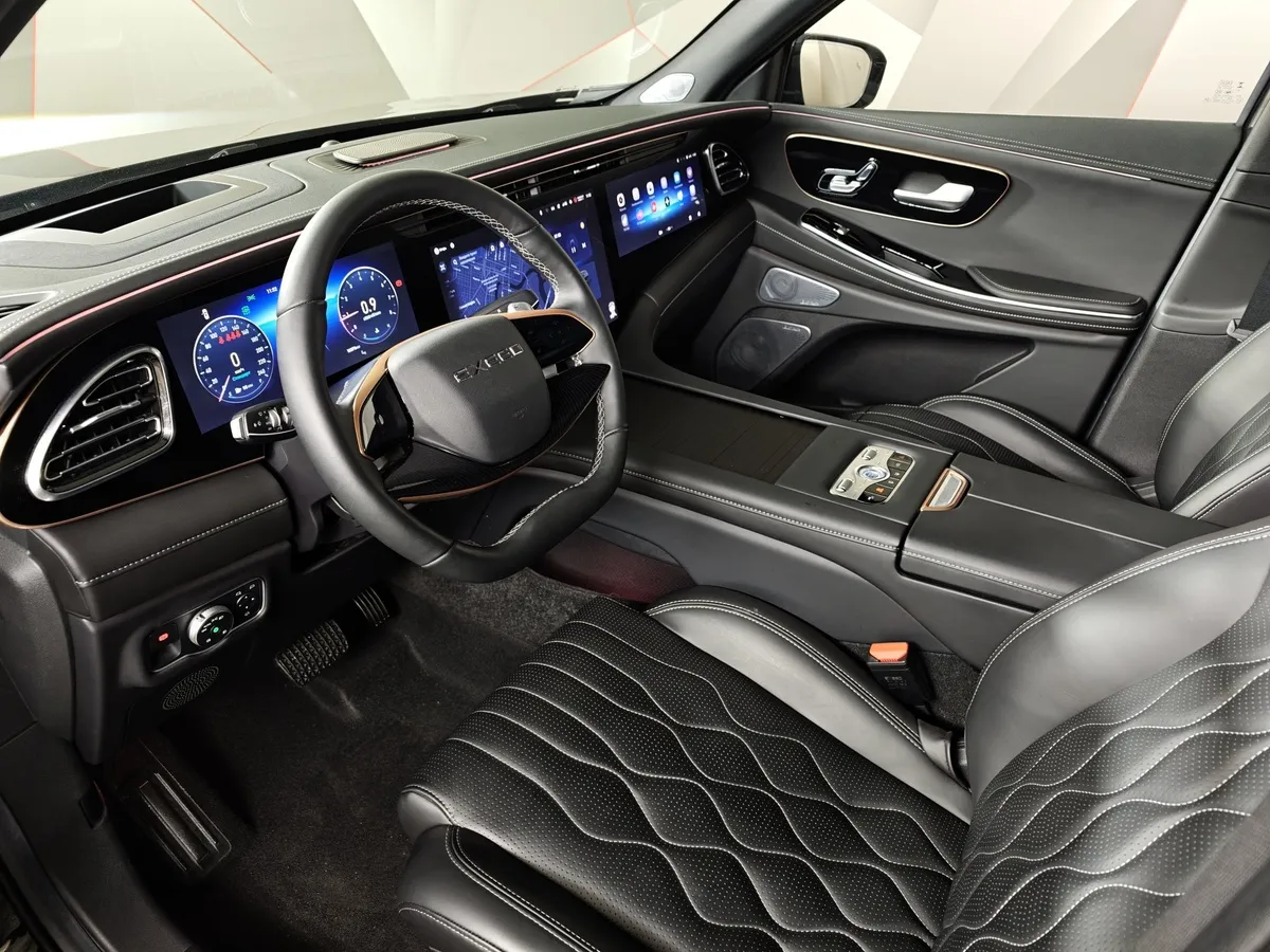 EXEED VX 2.0 AT AWD (249 л.с.) 7 мест President Черный в АВИЛОН. Слайд №19
