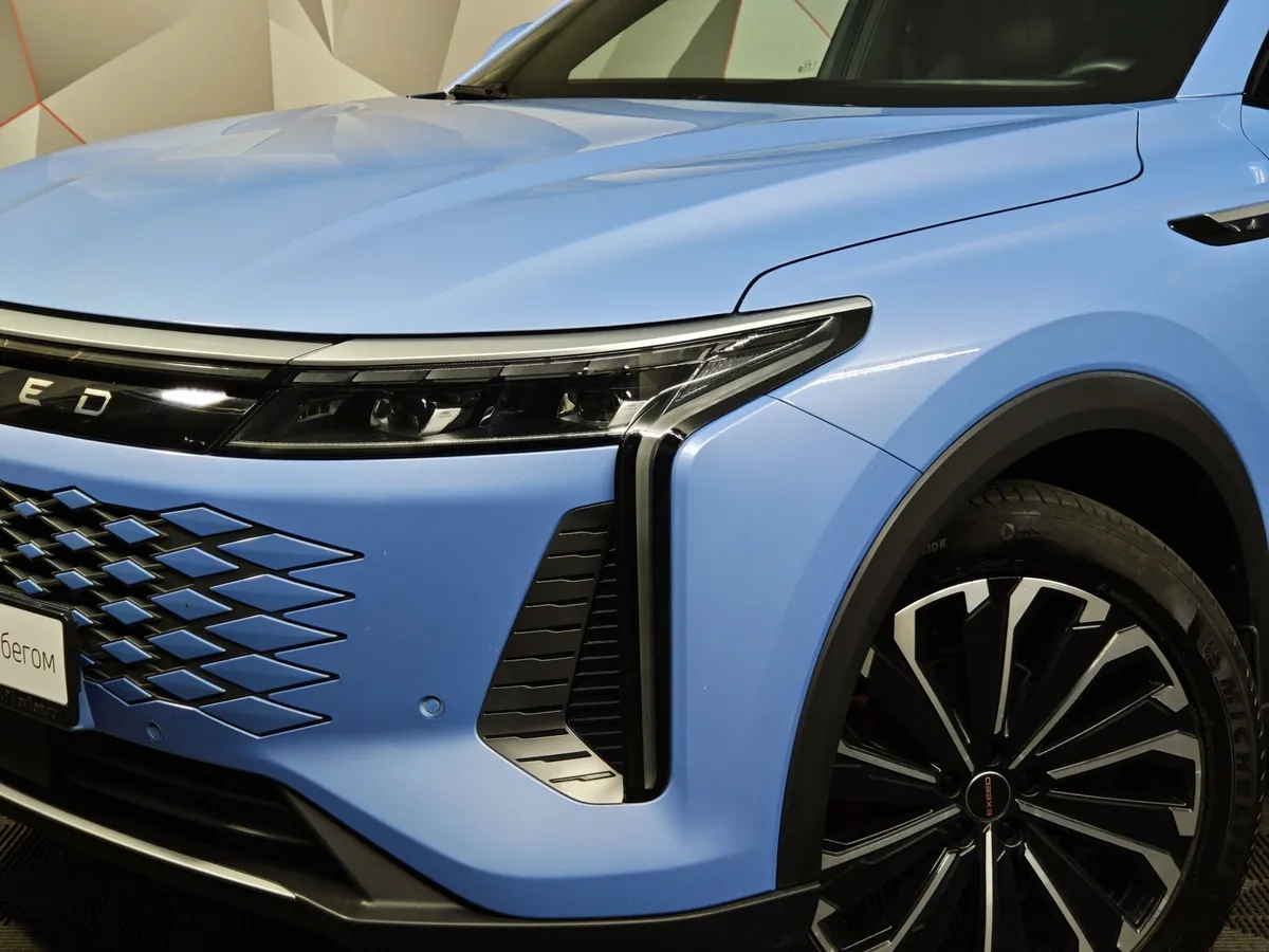 EXEED RX 2.0T DCT 4WD (249 л.с.) Platinum Синий в АВИЛОН. Слайд №10