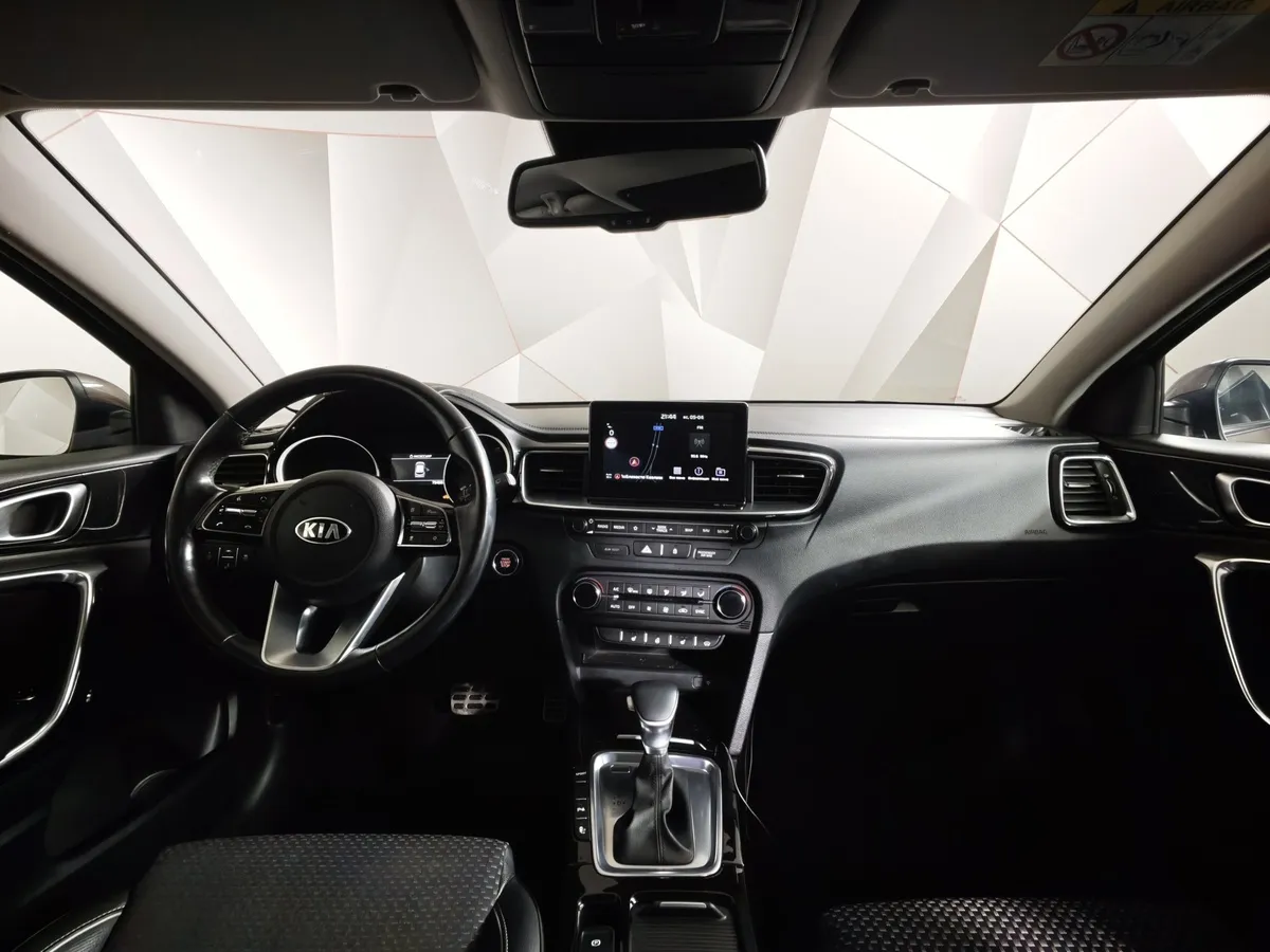 Kia Ceed 1.4 T-GDI AMT (140 л.с.) Premium Plus Коричневый в АВИЛОН. Слайд №14