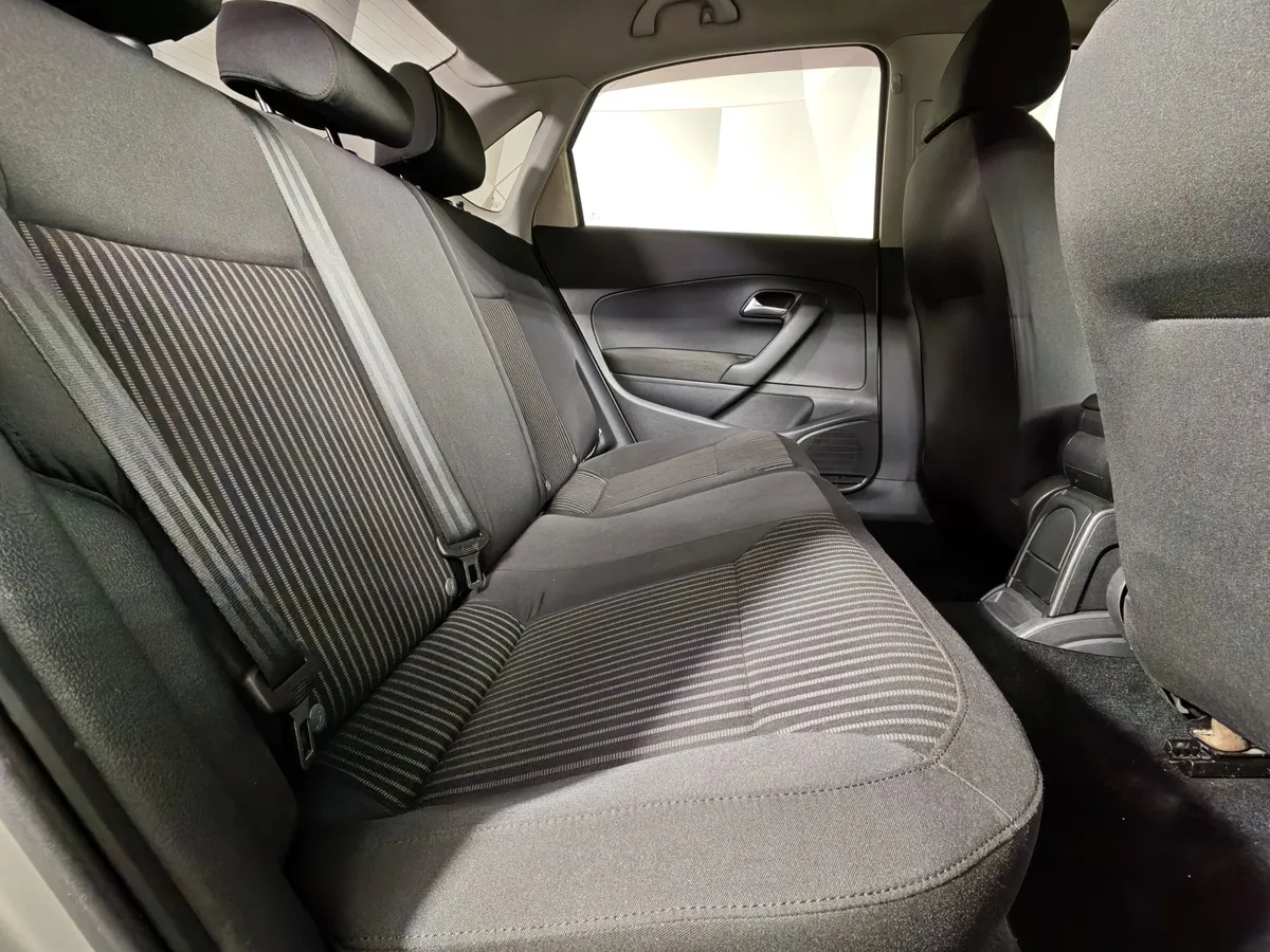 Volkswagen Polo 1.6 Tiptronic (105 л.с.) Comfortline Желтый в АВИЛОН. Слайд №15