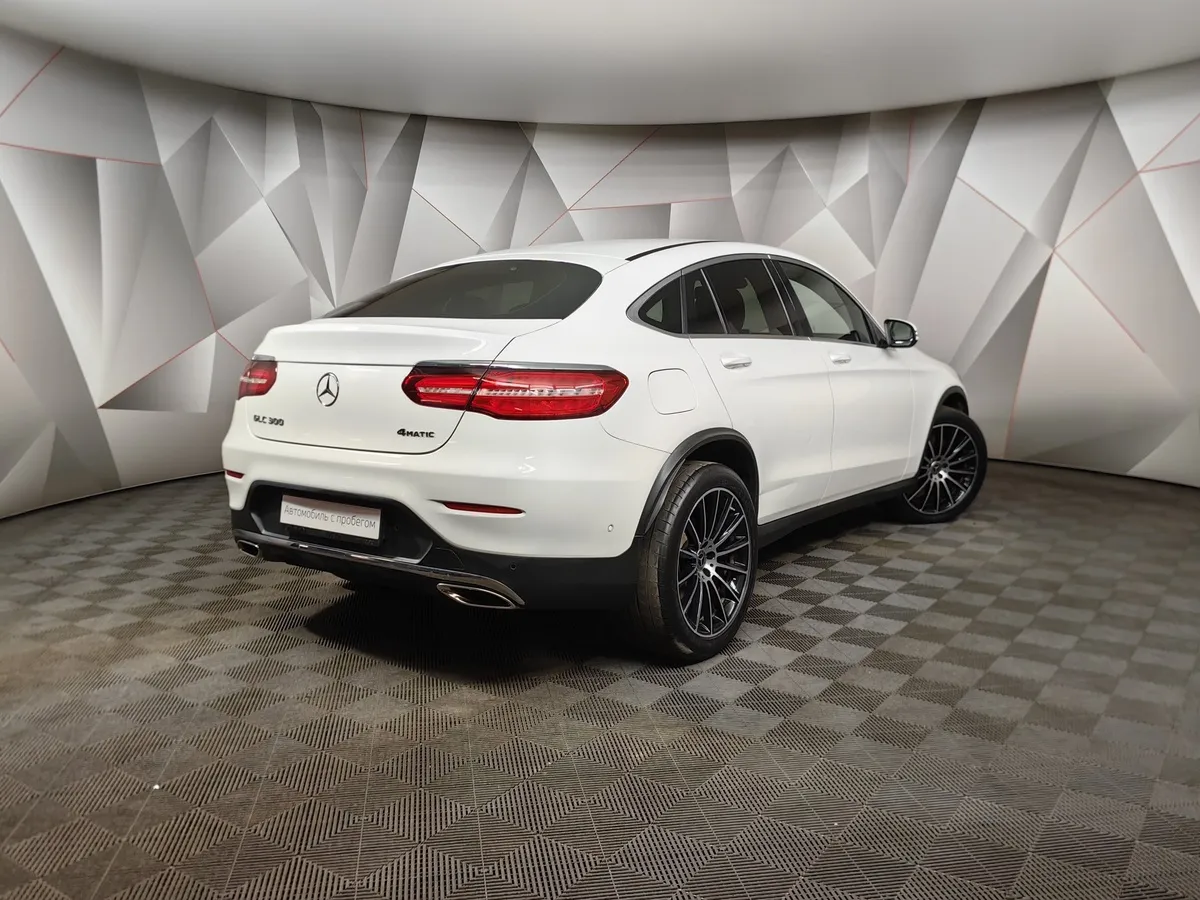 Mercedes-Benz GLC Купе 300 9G-TRONIC 4MATIC (245 л.с.) Sport Белый в АВИЛОН. Слайд №2