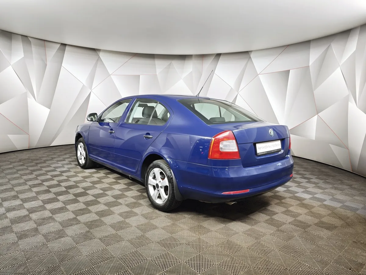 Skoda Octavia 1.6 MPI MT (102 л.с.) Синий в АВИЛОН. Слайд №4