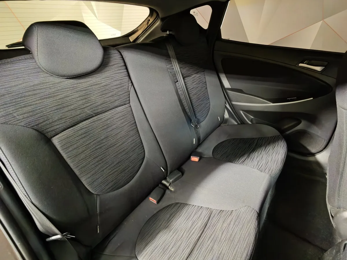 Hyundai Solaris 1.4 AT (107 л.с.) Classic Коричневый в АВИЛОН. Слайд №17