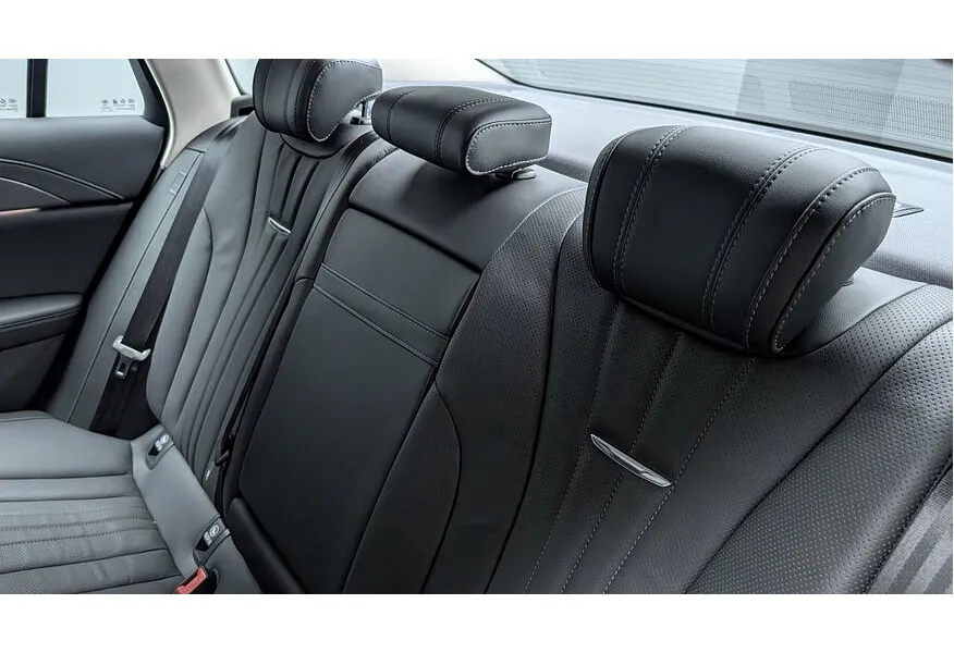 Hongqi H5 2.0 AT (218 л.с.) Deluxe Plus Черный в АВИЛОН. Слайд №14