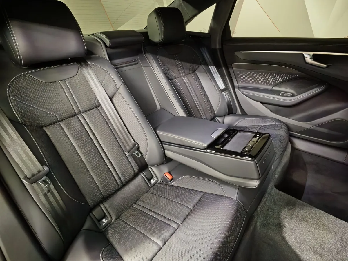 Audi A6 2.0 TFSI tiptronic quattro (272 л.с.) Черный в АВИЛОН. Слайд №17