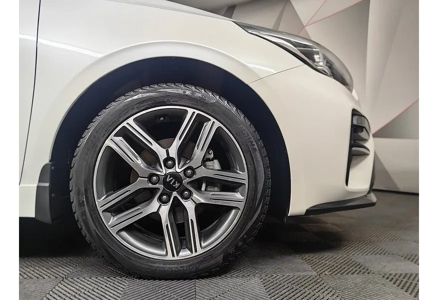 АВИЛОН - Kia Cerato 2.0 MPI AT (150 л.с.) GT Line Белый - slide 15