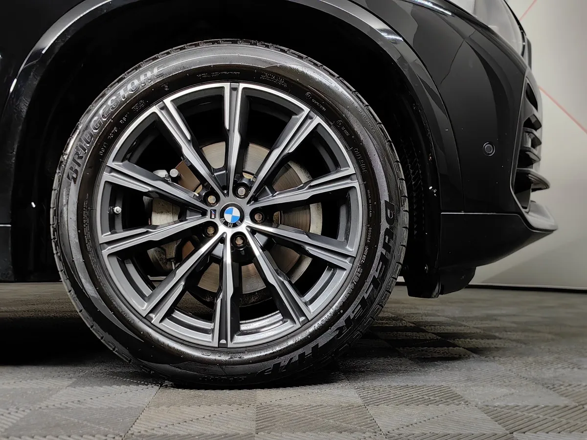 BMW X5 xDrive30d Steptronic (249 л.с.) Черный в АВИЛОН. Слайд №7