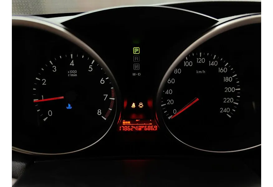 Mazda 3 1.6 AT (105 л.с.) Красный в АВИЛОН. Слайд №18