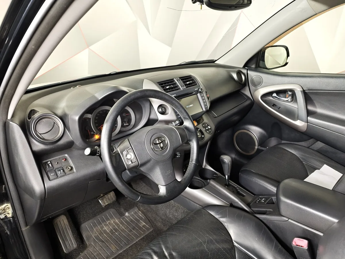Toyota RAV4 2.4 CVT AWD (170 л.с.) Черный в АВИЛОН. Слайд №18