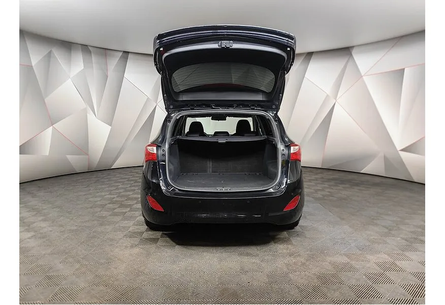 Hyundai i30 1.6 AT (126 л.с.) Черный в АВИЛОН. Слайд №12