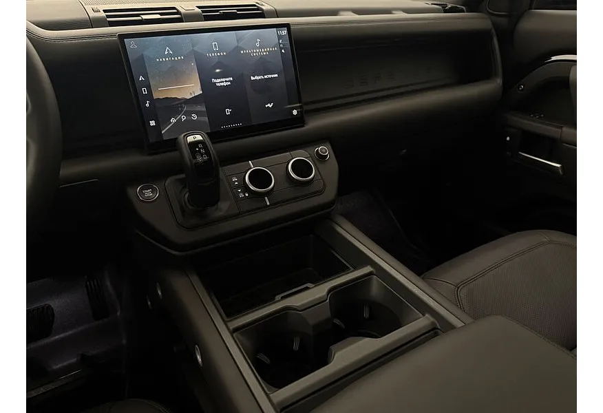 Land Rover Defender 3.0D AT (300 л.с.) HSE Черный в АВИЛОН. Слайд №10