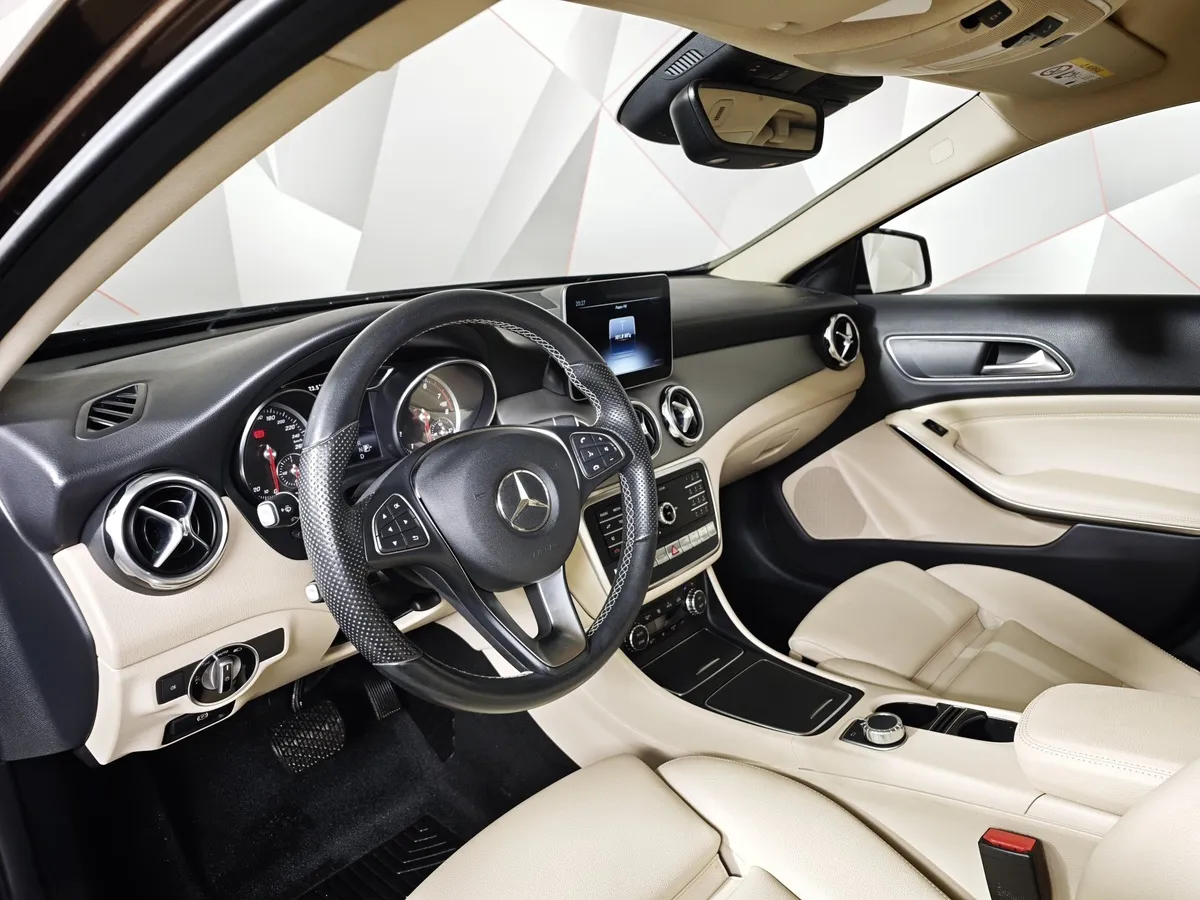 Mercedes-Benz GLA 250 7G-DCT 4MATIC (211 л.с.) Особая серия Коричневый в АВИЛОН. Слайд №19